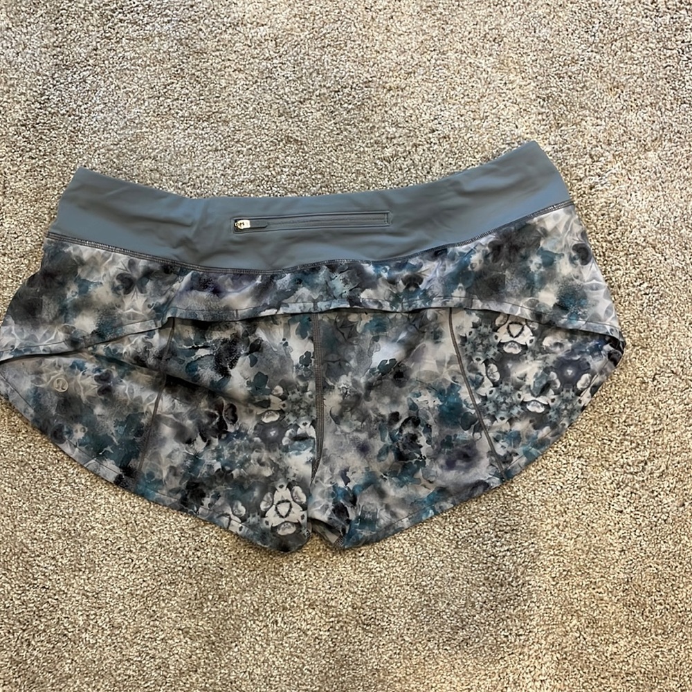 Lululemon Speed Up Shorts size 10